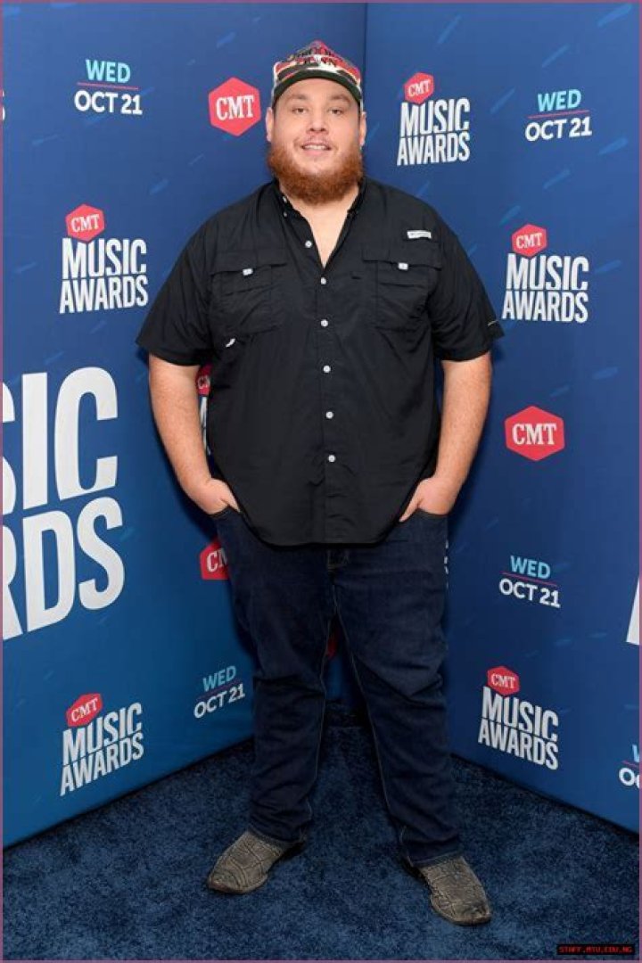 Discovering Luke Combs: A Closer Look At His Height And More